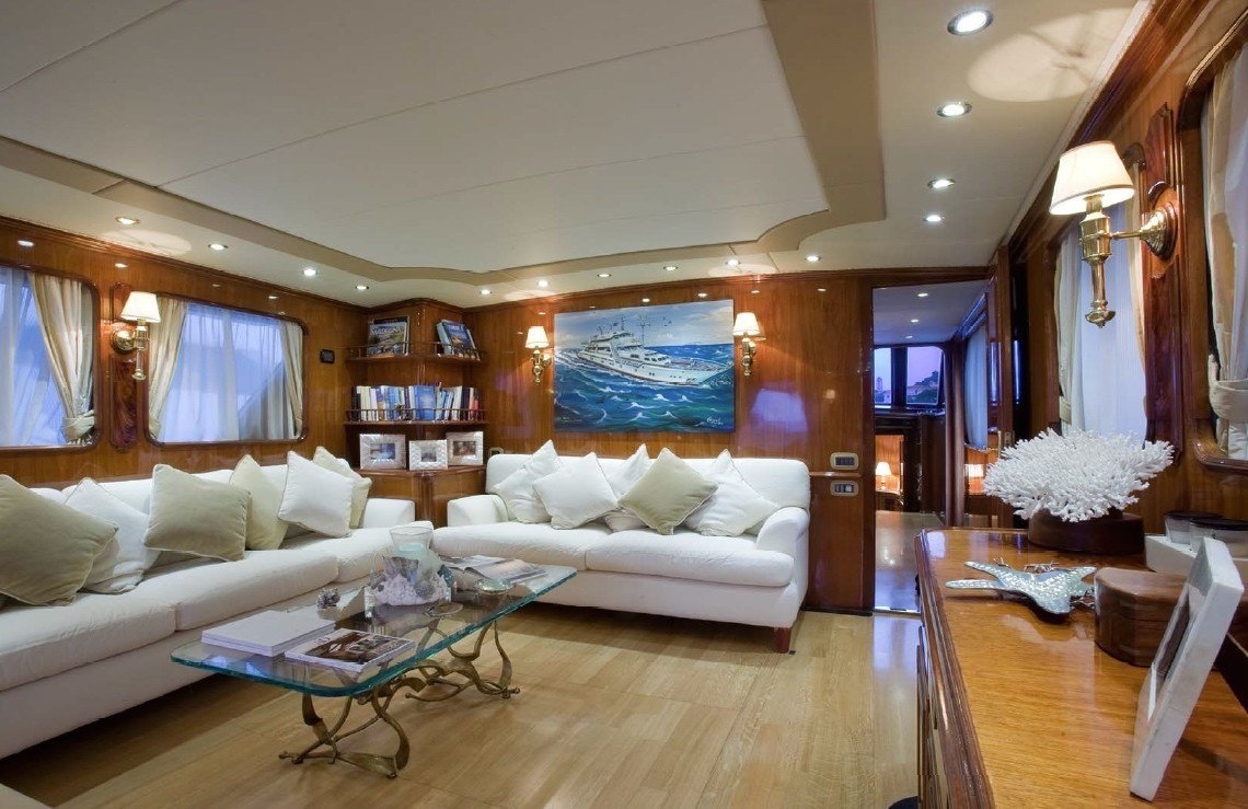 Yacht LIBERTUS, Benetti Classic | CHARTERWORLD Luxury Superyacht Charters